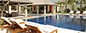 Villa Asante - Pool and sun loungers
